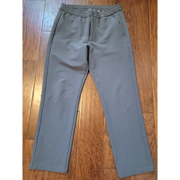 Uniqlo Pants - NWOT‎ Uniqlo Women's Gray Drawstring Pants/Joggers Size Small 27"x30"